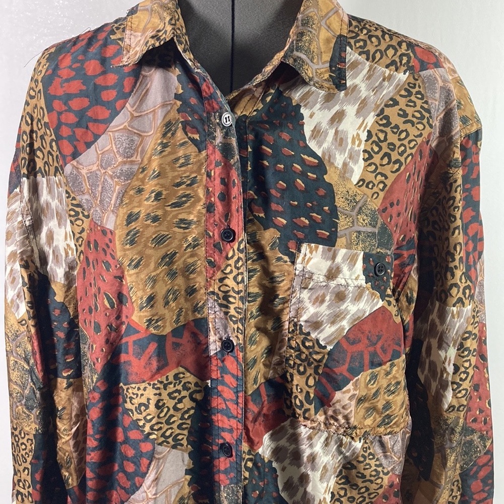K Arnold Long Sleeve Button Front Comfortable Yolk & Pleat Back Top Size L